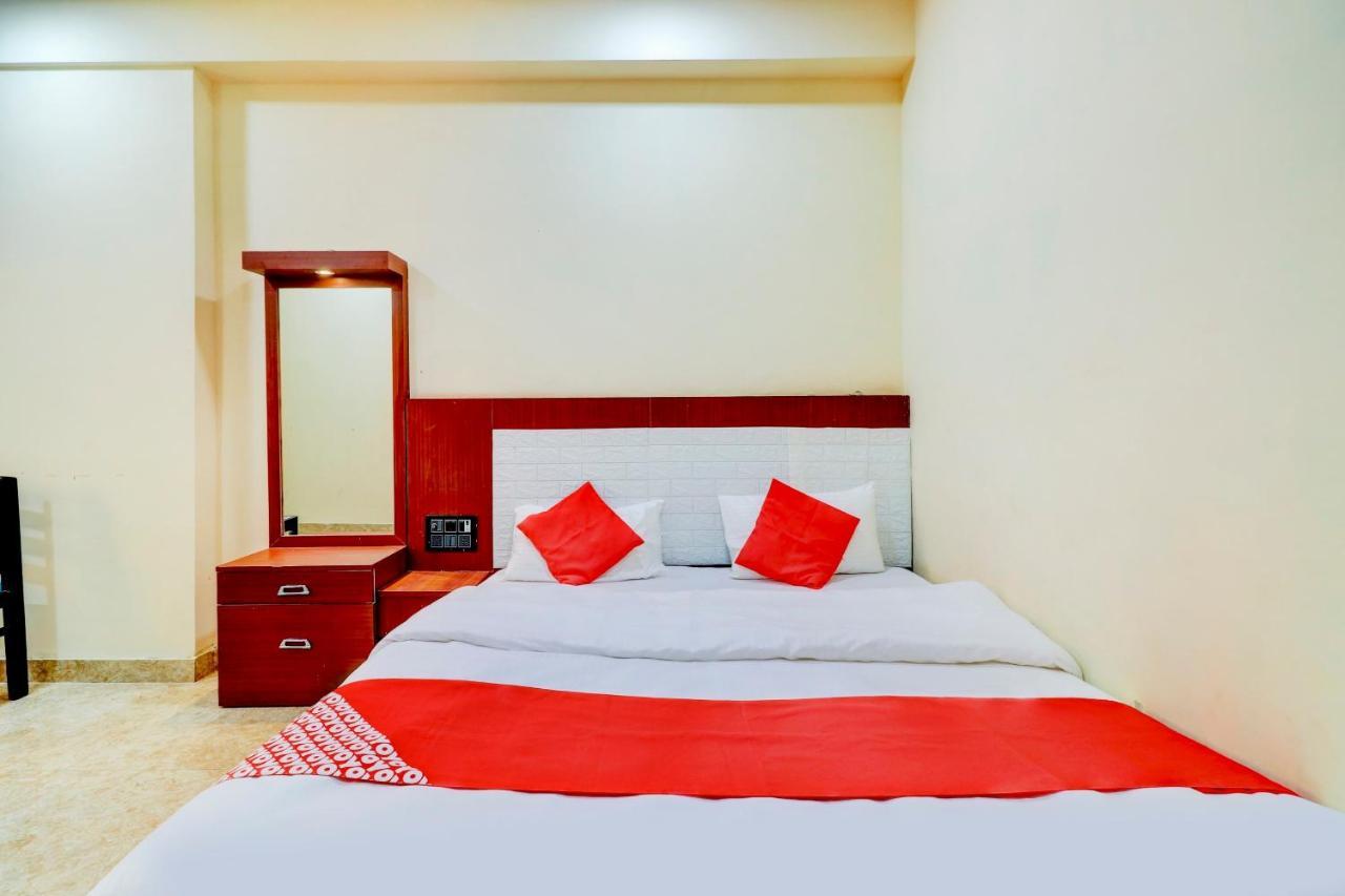 Oyo Flagship 73009 Hotel City Inn Dayal Bagh Esterno foto