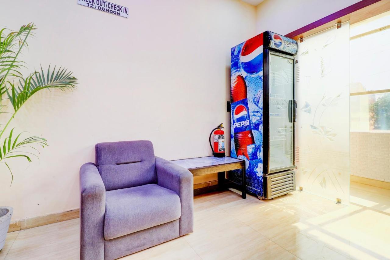 Oyo Flagship 73009 Hotel City Inn Dayal Bagh Esterno foto