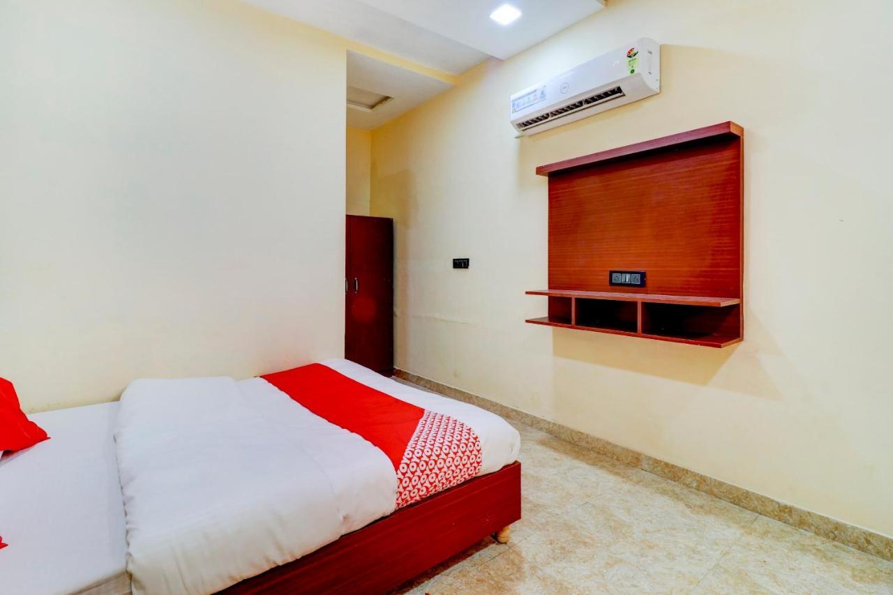 Oyo Flagship 73009 Hotel City Inn Dayal Bagh Esterno foto